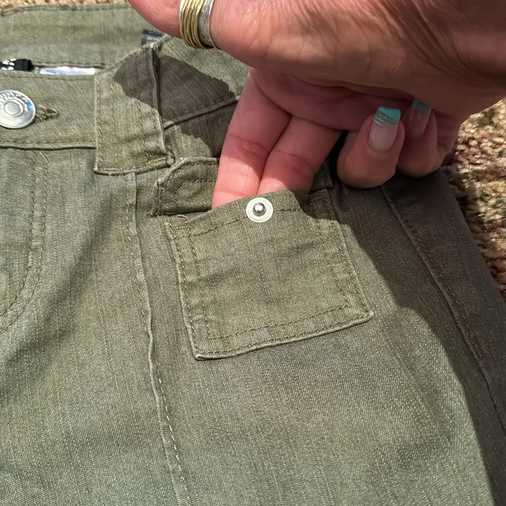Divided pants - Picture 3 of 4